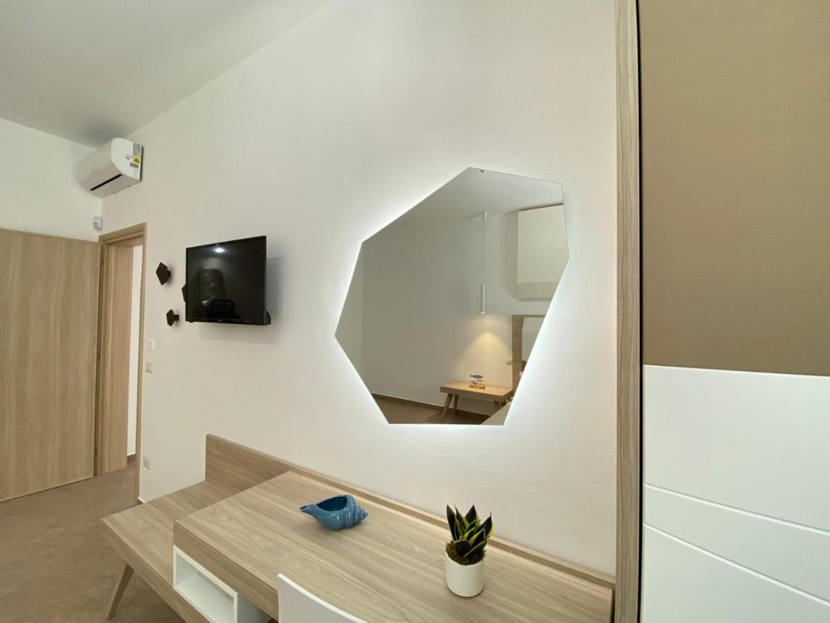 Giaro' Apartments Порто Чезарео Екстериор снимка
